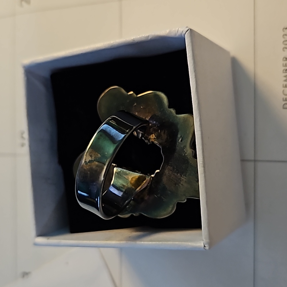 Ring - Picture 2 of 3
